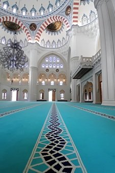 Mosque carpet suppliers Dubai